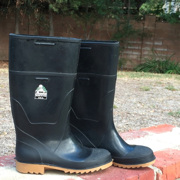 High water? No problem in your Bata Rubber Boots. - Picture 2 of 8